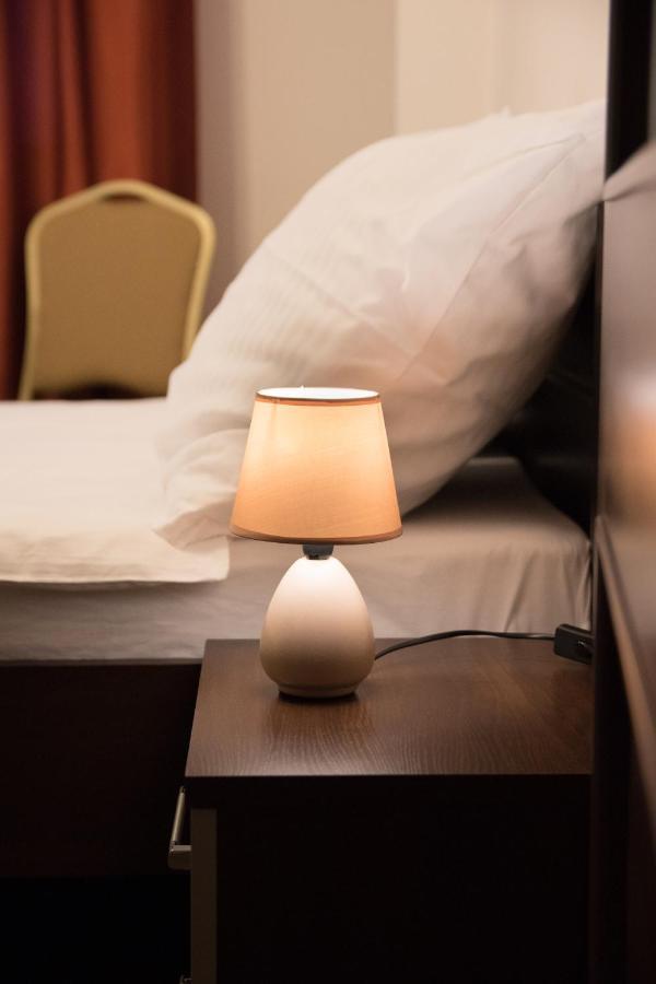 Hotel Hensch Łódź Esterno foto