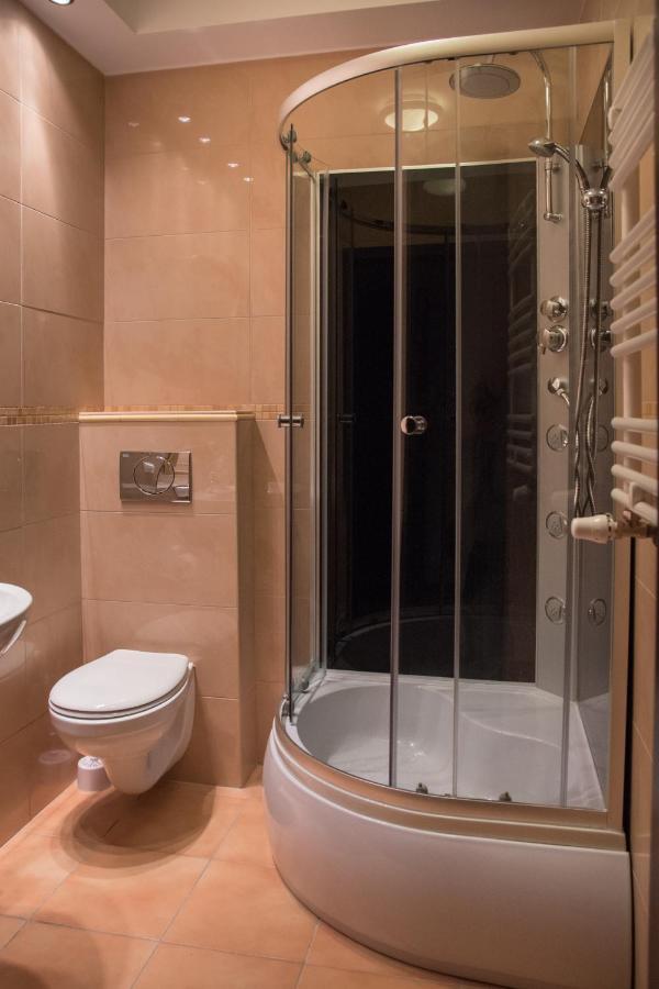 Hotel Hensch Łódź Esterno foto