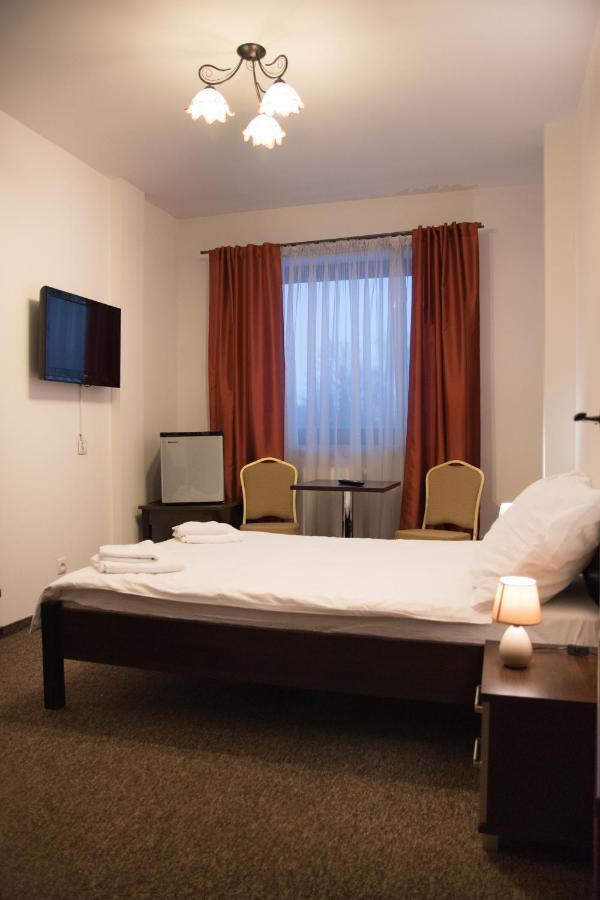 Hotel Hensch Łódź Esterno foto